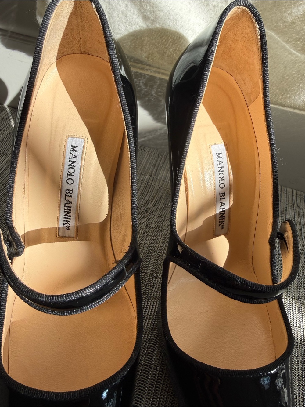Manolo Blahnik Campari Black Patent Mary Jane Pumps with Rounded Toe - Picture 3 of 8